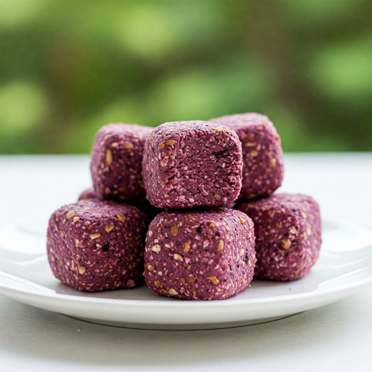 Energy Bites con Chufa e Ribes Nero (Senza Cottura)
